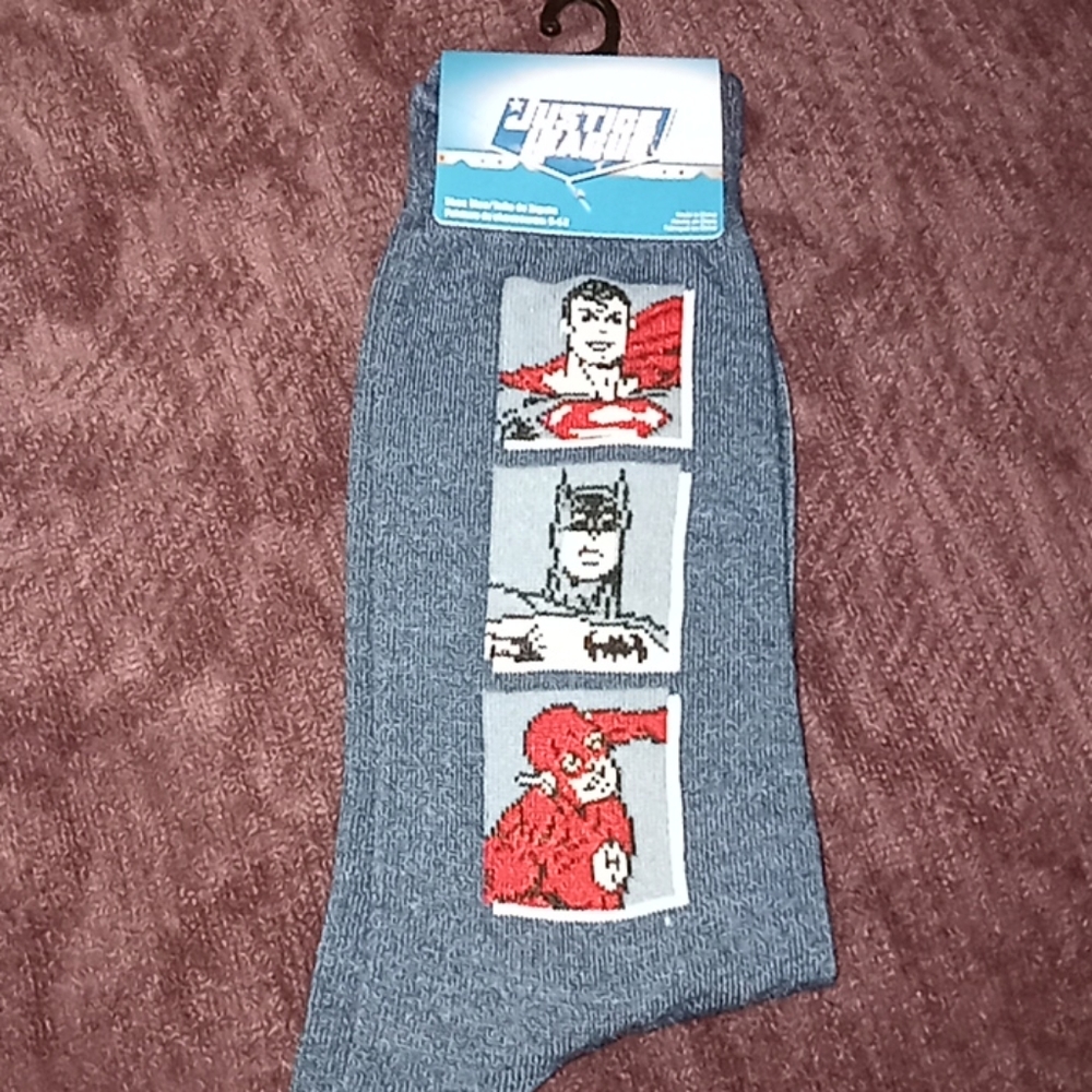 JUSTICE LEAGUE OLD SCHOOL SOCKS